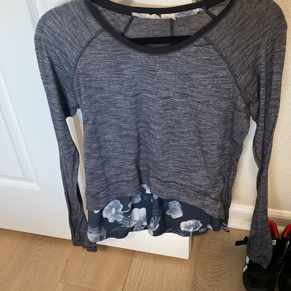 Used lululemon top - Picture 3 of 4